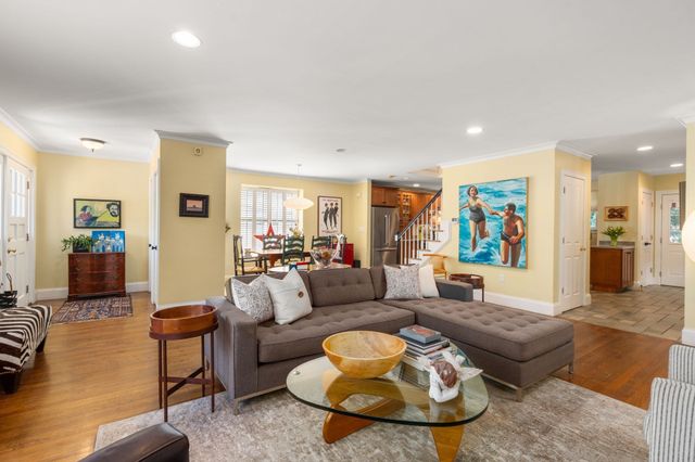75 Seaverns Ave, Boston, MA 02130