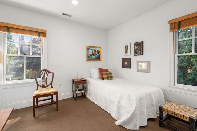 75 Seaverns Ave, Boston, MA 02130