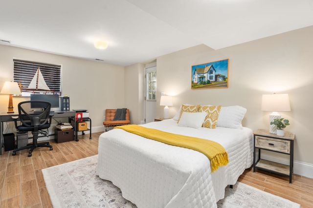 75 Seaverns Ave, Boston, MA 02130