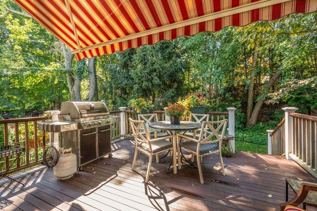 75 Seaverns Ave, Boston, MA 02130