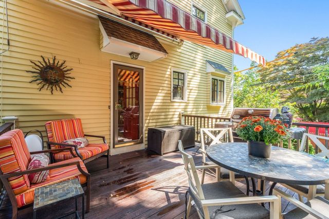 75 Seaverns Ave, Boston, MA 02130