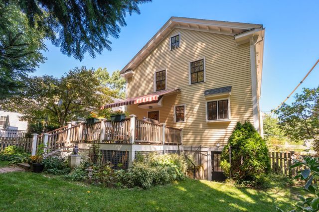 75 Seaverns Ave, Boston, MA 02130