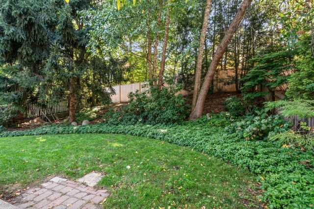 75 Seaverns Ave, Boston, MA 02130
