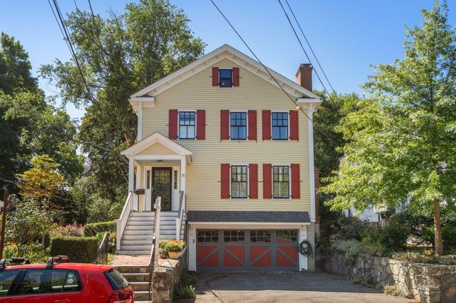75 Seaverns Ave, Boston, MA 02130