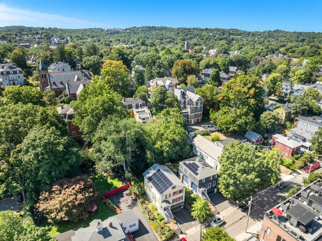 75 Seaverns Ave, Boston, MA 02130