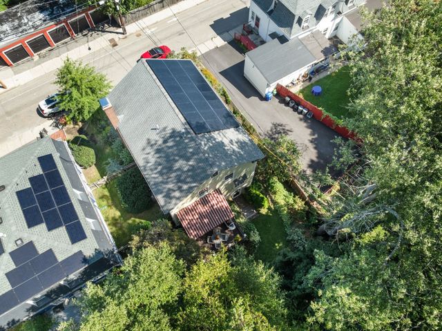 75 Seaverns Ave, Boston, MA 02130