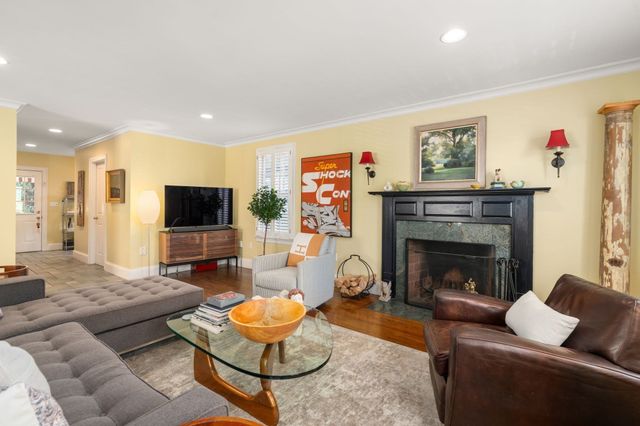 75 Seaverns Ave, Boston, MA 02130