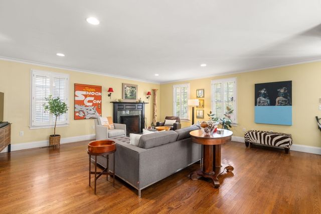 75 Seaverns Ave, Boston, MA 02130