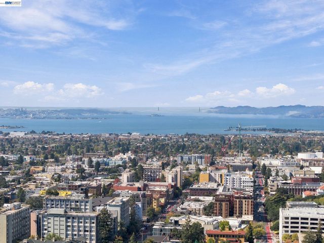 2 Panoramic Way 105, Berkeley, CA 94704