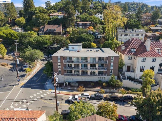 2 Panoramic Way 105, Berkeley, CA 94704