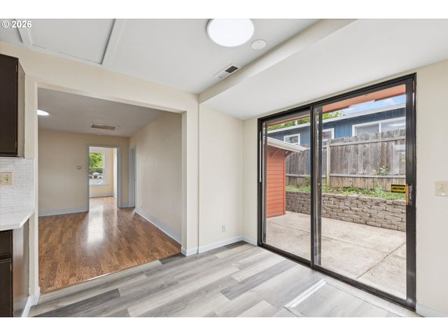 8305 Se SCHILLER St, Portland, OR 97266