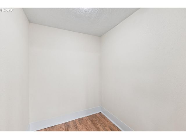 8305 Se SCHILLER St, Portland, OR 97266