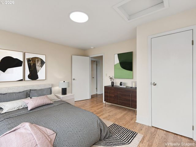 8305 Se SCHILLER St, Portland, OR 97266