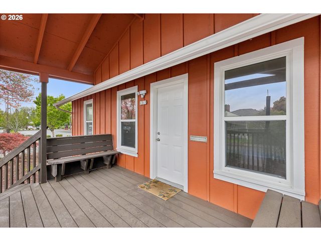 8305 Se SCHILLER St, Portland, OR 97266