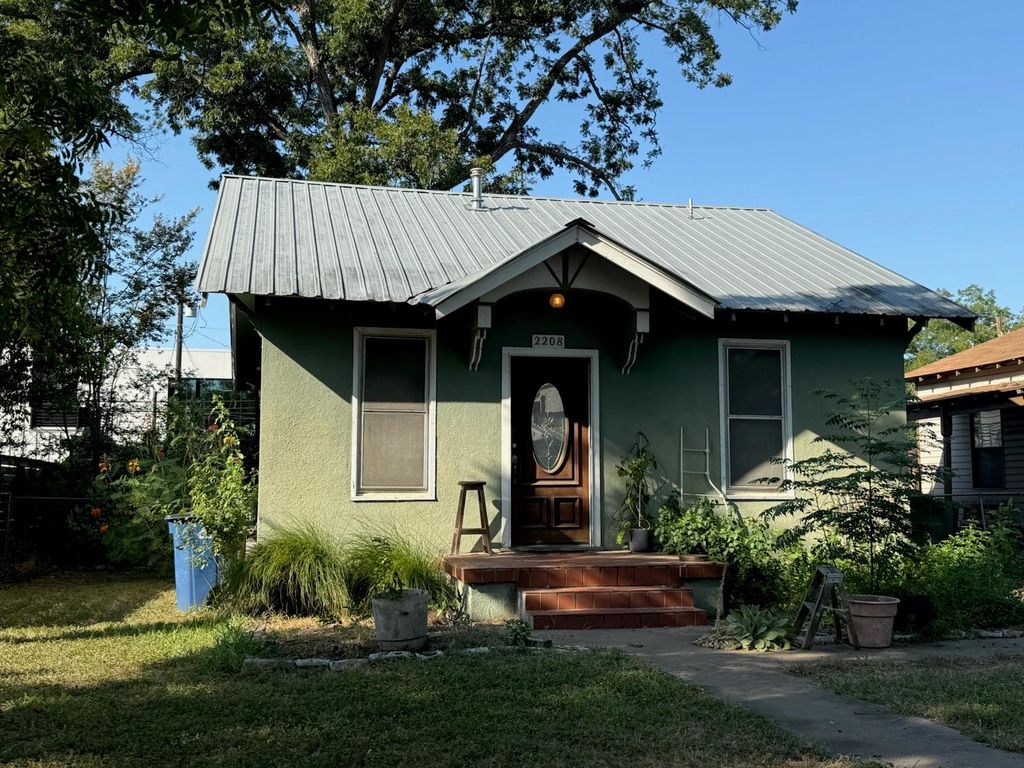 2208 Willow ST, Austin, TX 78702