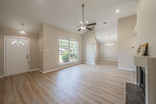 829 Brentwood Drive, Grand Prairie, TX 75052