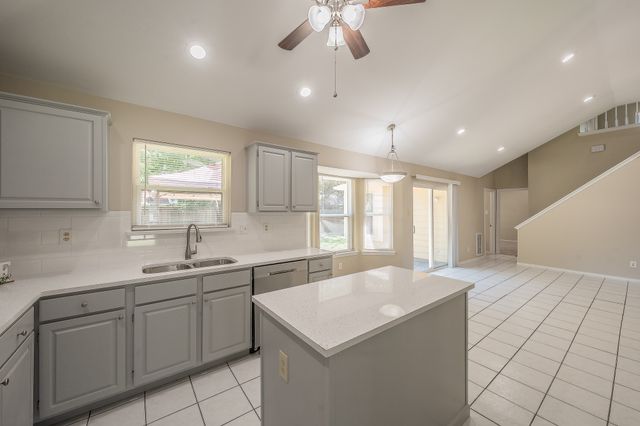 829 Brentwood Drive, Grand Prairie, TX 75052