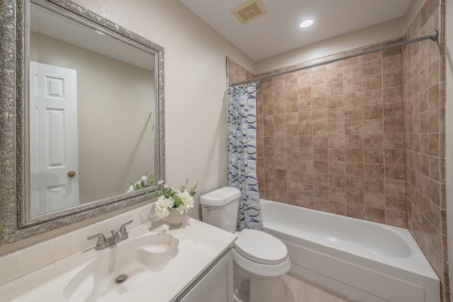829 Brentwood Drive, Grand Prairie, TX 75052