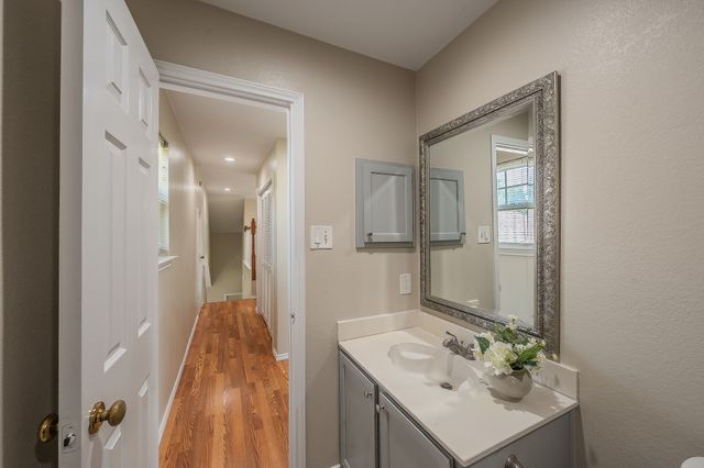 829 Brentwood Drive, Grand Prairie, TX 75052