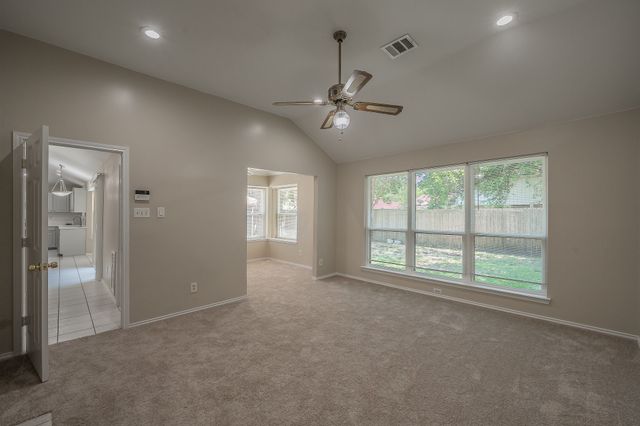 829 Brentwood Drive, Grand Prairie, TX 75052
