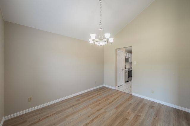 829 Brentwood Drive, Grand Prairie, TX 75052