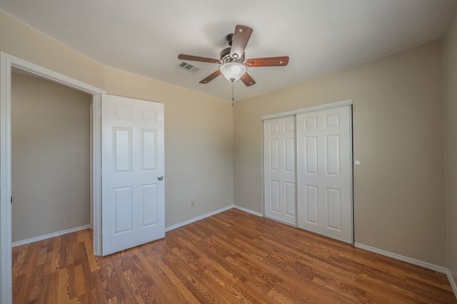 829 Brentwood Drive, Grand Prairie, TX 75052