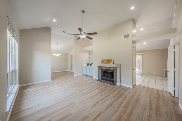 829 Brentwood Drive, Grand Prairie, TX 75052