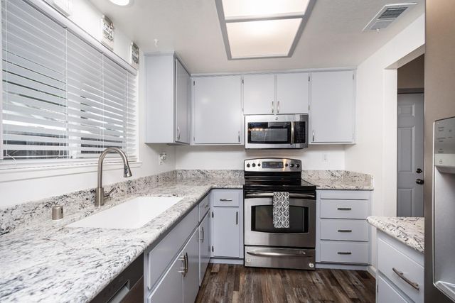 4448 Garbo Way, Antelope, CA 95843