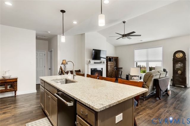 12900 Craftsbury Ct, Midlothian, VA 23112