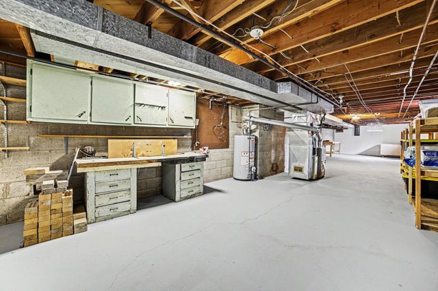 5205 Faircrest Lane, Saginaw, MI 48638