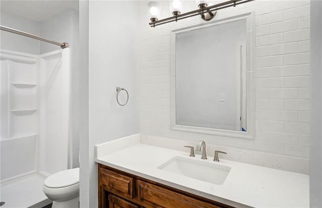 12027 W 58th Place B, Shawnee, KS 66216