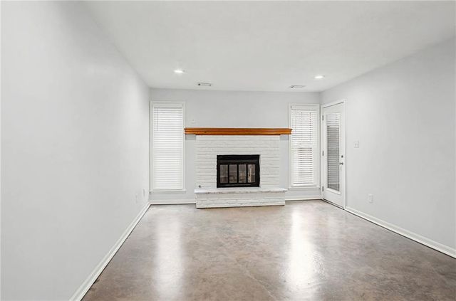 12027 W 58th Place B, Shawnee, KS 66216