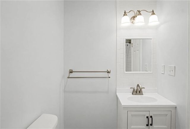 12027 W 58th Place B, Shawnee, KS 66216