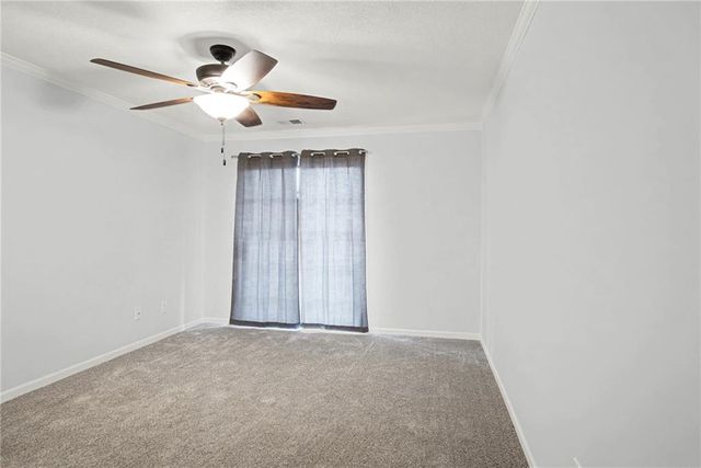 12027 W 58th Place B, Shawnee, KS 66216