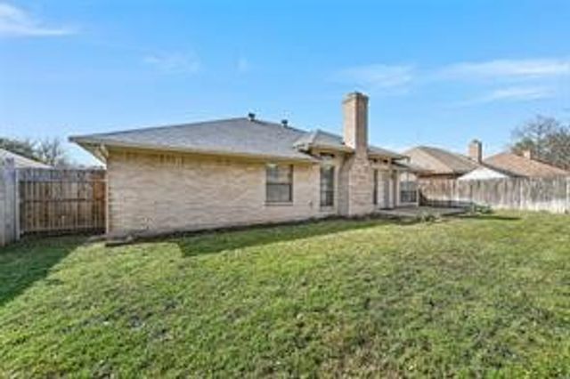 3904 Blue Pond Circle, Fort Worth, TX 76123