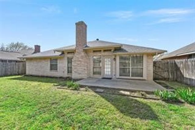 3904 Blue Pond Circle, Fort Worth, TX 76123