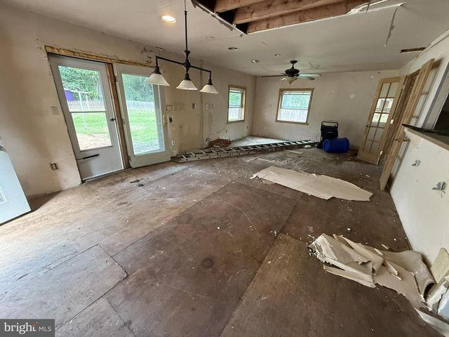 155 SILVER LAKE RD, Bridgeton, NJ 08302