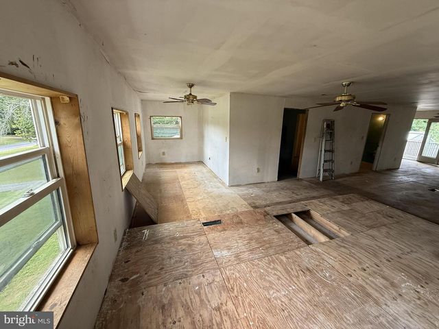 155 SILVER LAKE RD, Bridgeton, NJ 08302