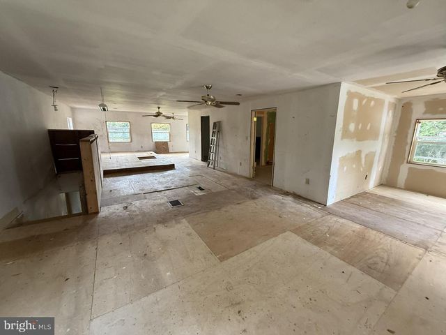 155 SILVER LAKE RD, Bridgeton, NJ 08302