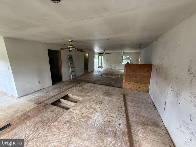 155 SILVER LAKE RD, Bridgeton, NJ 08302