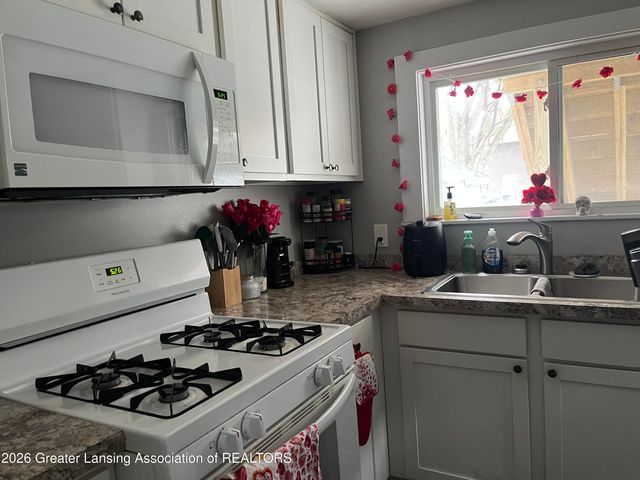 1601 Bailey Street, Lansing, MI 48910