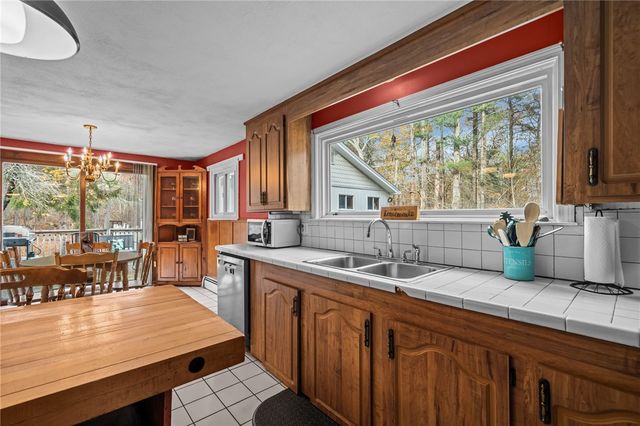 980 Plainfield Pike, Coventry, RI 02827