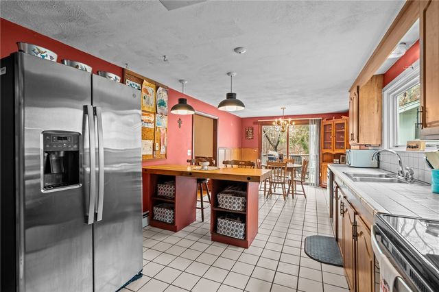 980 Plainfield Pike, Coventry, RI 02827