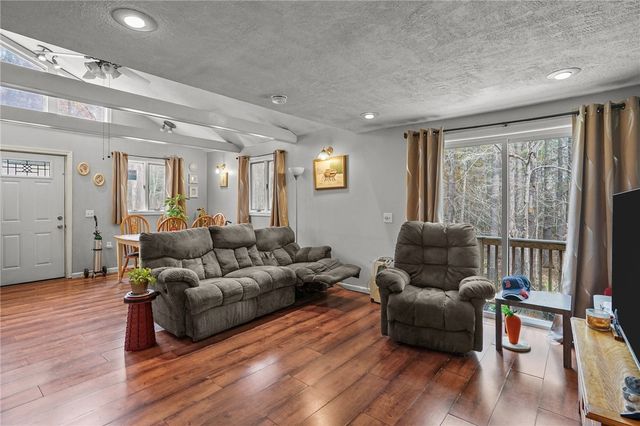 980 Plainfield Pike, Coventry, RI 02827