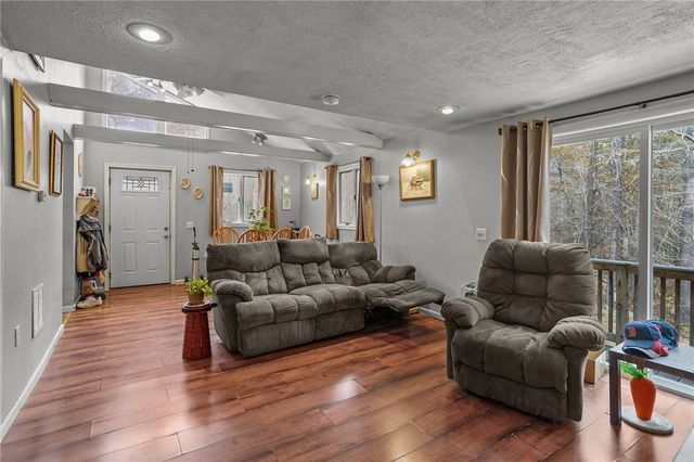 980 Plainfield Pike, Coventry, RI 02827