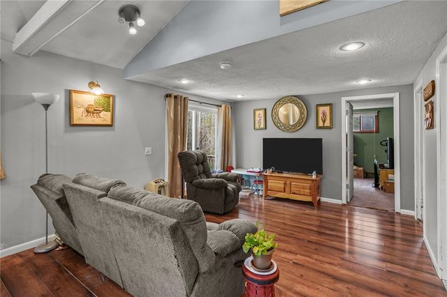 980 Plainfield Pike, Coventry, RI 02827