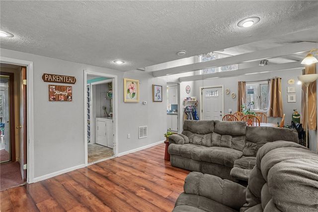 980 Plainfield Pike, Coventry, RI 02827