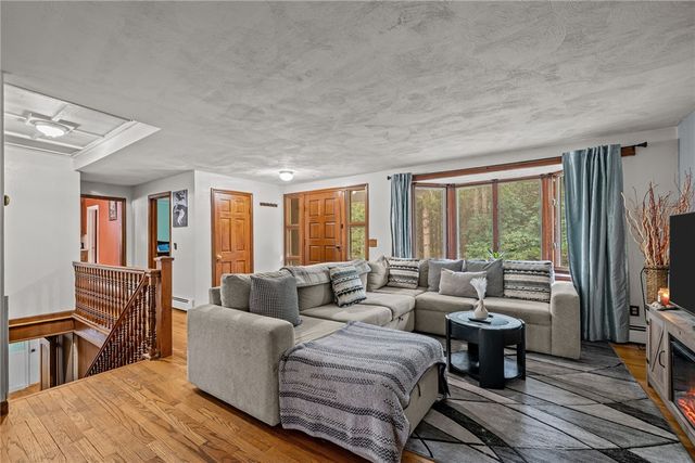 980 Plainfield Pike, Coventry, RI 02827