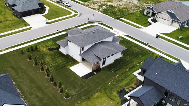 1313 Hager Way, Fort Wayne, IN 46818