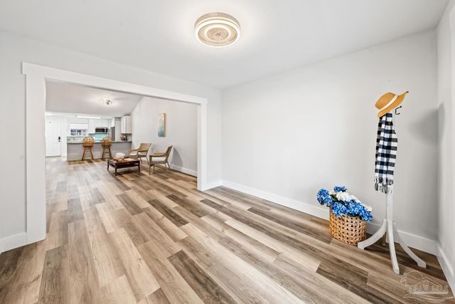 6885 Kapok Dr, Milton, FL 32583